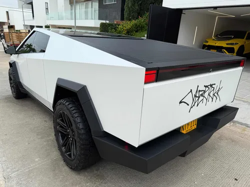 Tesla Cybertruck Foundation Series 4x4 2024