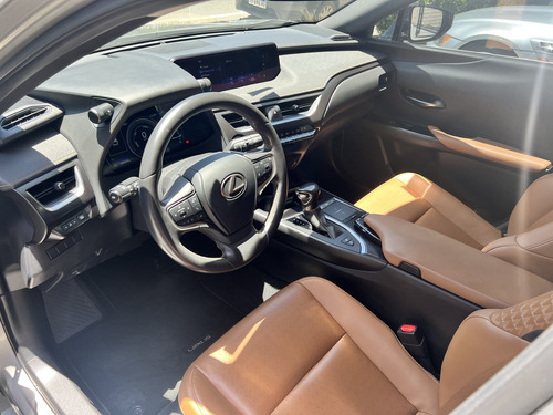 Lexus UX 250h Luxury