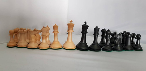 Imagen 2 de 4 de Staunton Plastigal Deluxe Con Tablero De Madera Plegable