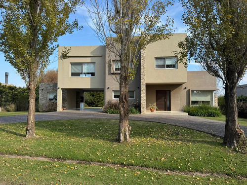 Hermosa Casa En La Concepción De Lujan