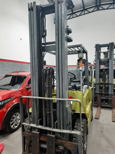 Imagen 3 de 19 de Autoelevador 2.5kg Yale Diesel Trip/torr Funcionanndo