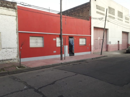Imagen 2 de 7 de San Fernando Junin Al 1900 Ph Al Frente En Venta