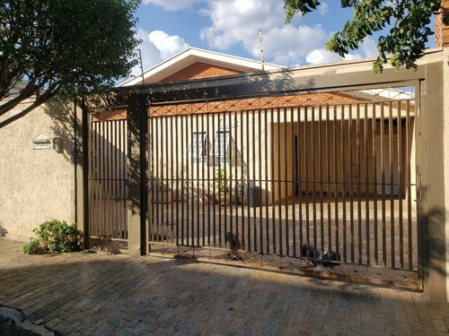 Imagem 2 de 6 de Venda De Casas / Padrão Na Cidade De Araraquara 10302