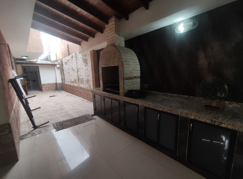 Imagen 9 de 22 de Casa / Townhouse En Barrio Sucre, Maracay 04121994409