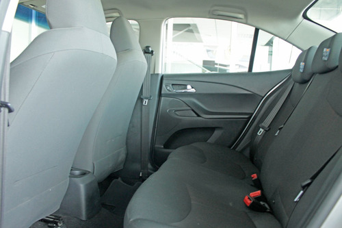 Imagen 9 de 13 de Chevrolet Aveo 2021 1.5 Ls At