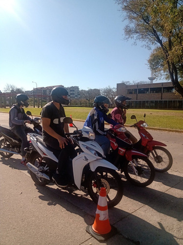 Imagen 6 de 10 de Curso De Manejo Para Motos- Caba- Aprender- Ampliar Licencia