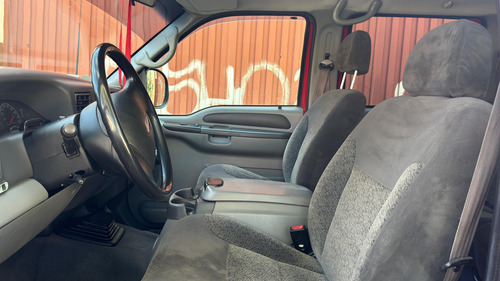 Ford F-100 3.9 Cab. Doble Xlt 4x4