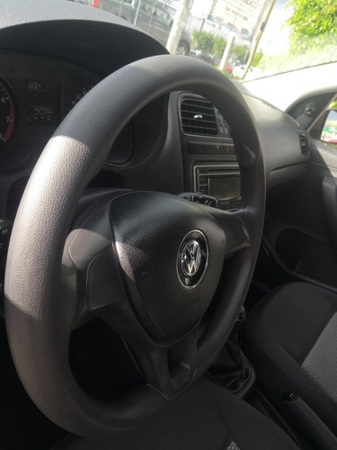 Imagen 11 de 14 de Volkswagen Vento 2018 1.6 Confortline Mt