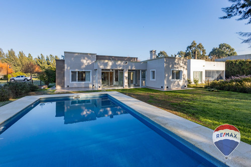 Casa En Venta En Haras Del Sur