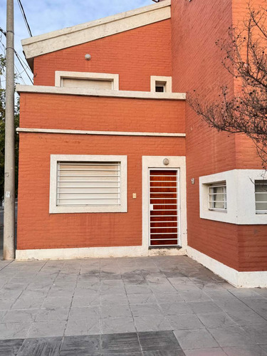 Alquiler Duplex A Metros De Av. Sabattini - 2 Dorm Con Cochera Y Patio - Veni A Verlo!
