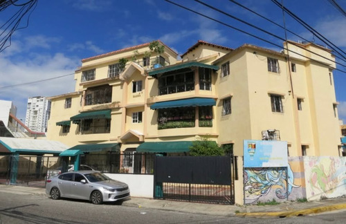 Apartamento En Venta 3er Piso Super Amplio Disponible En Alma Rosa Ii, Santo Domingo Este