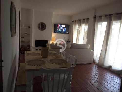 Apartamento Ubicado En Playa Mansa- Ref: 4110
