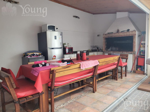 Imagen 13 de 30 de Casas De Estilo Moderno Y De Gran Categoría Constructiva . Bernal Centro