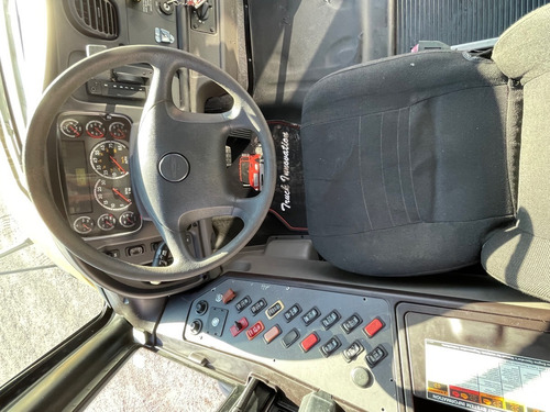 Imagen 14 de 15 de Freightliner B2 2009 Escolar