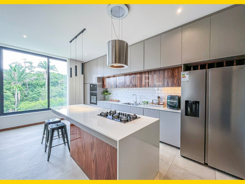 Hermosa Casa En Venta En Condominio Urubo Green