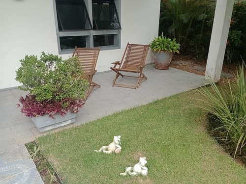 Alto Padrão Sobradão 5 Suites, 4 Varandas, Frente Ao Mar, Vista Direta, Condominio Fechado