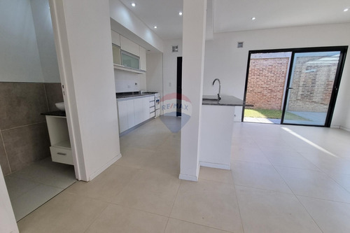 Imagen 27 de 30 de Ph Tipo Duplex De 3 Ambientes En Complejo Privado
