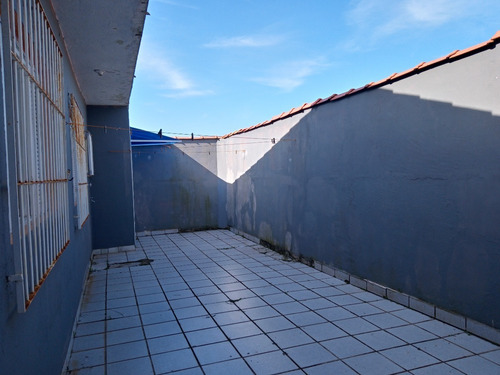 Imagem 6 de 22 de Casa Isolada Em Terreno Inteiro Lado Praia Por Apenas R$ 300 Mil!!