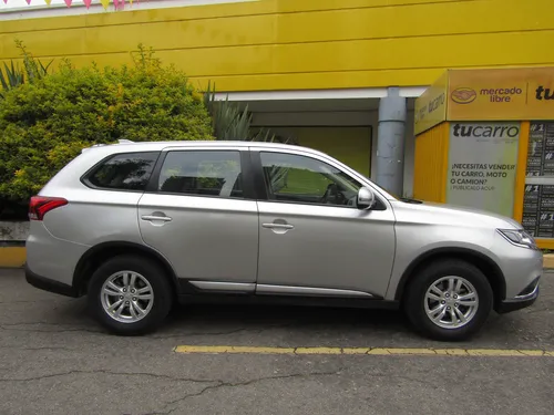 Mitsubishi Outlander 2.4 Kaiteki At 7 Psj