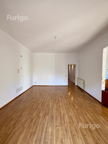 Venta. Departamento Planta Alta De 3 Dormitorios Con Terraza
