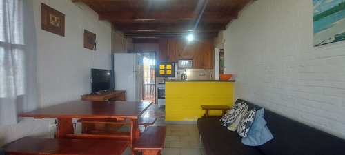 Complejo En Venta De 3 Apartamentos En La Paloma