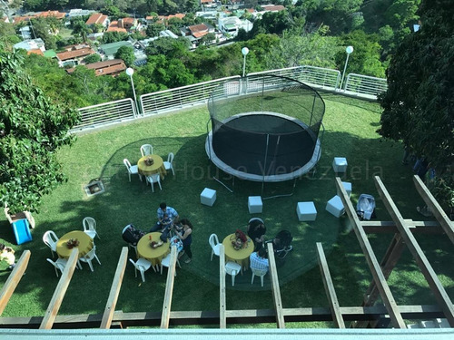 Lujosa Y Amplia Casa En Venta En Cumbres De Curumo