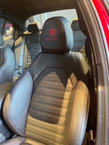 Alfa Romeo Giulia 2.9L Quadrifoglio Verde V6 Bi-Turbo At