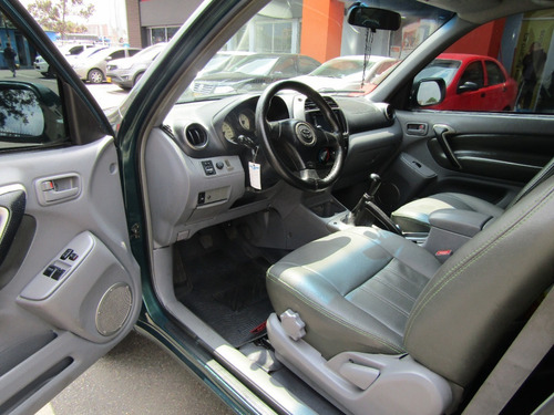 Imagen 11 de 15 de Toyota Rav 4 Campero