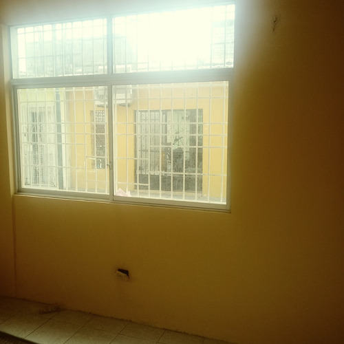 Se Alquila Departamento Para Pareja, Persona Sola.