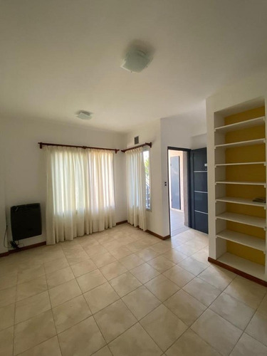Imagen 7 de 11 de Excelente Departamento Con Cochera