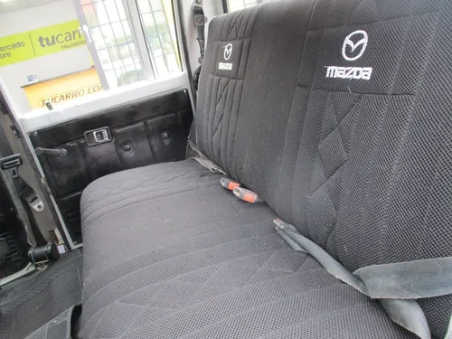 Mazda B2000 2.0