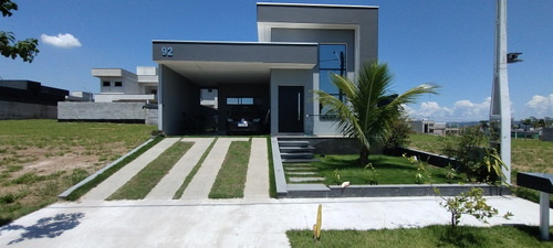 Casa Condomínio Fechado 2 Dorms Com Suite E Dois Ar Condicio
