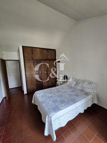 Casa Esquina De 3 Dormitorios Con Pileta Frente Al Rio En Playas De Oro, Villa Carlos Paz