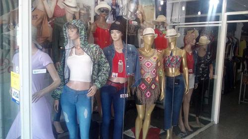 Vendo Fondo De Comercio: Local De Ropa Unisex