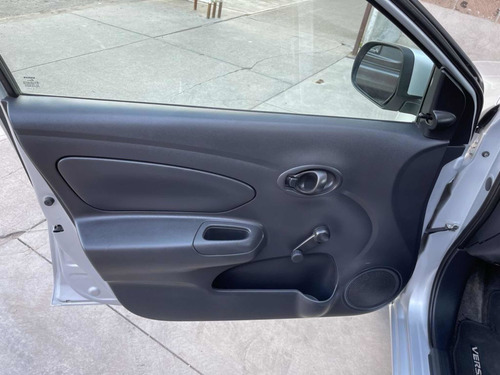 Imagen 11 de 15 de Nissan Versa 2017 1.6 Drive Mt