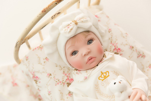 Imagem 5 de 7 de Bebê Reborn 21 Itens Princesa Silicone Combine A Entrega