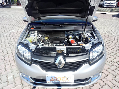 Renault Logan 1.6 Dynamique 8v Flex 4p Manual