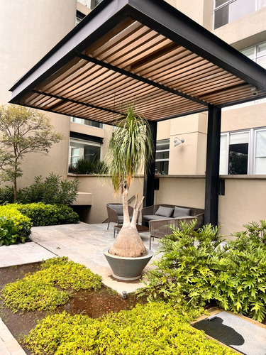 Departamento En Renta, Con Balcón Y Excelentes Vistas