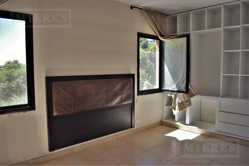 Casa En Venta En Santa María De Los Olivos