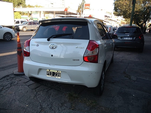Toyota Etios 1.5 Xs 2016 5 Puertas Nafta 44592577