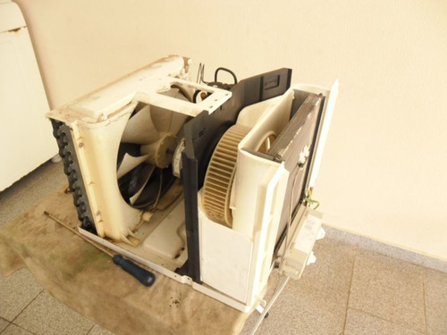 Imagem 8 de 10 de Limpeza De Ar Condicionado De Janela Até 10.000 Btu - Rj