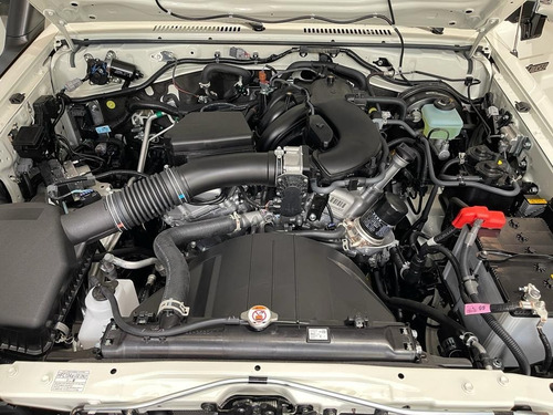 Imagen 11 de 12 de Toyota Macho Pick Up Hembra Land Cruiser Sincronico 4x4