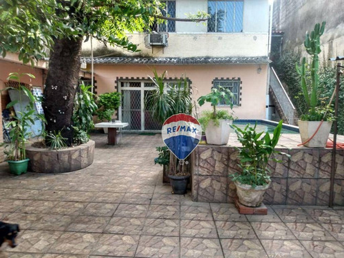 Imagem 3 de 27 de Duas Casas Com Piscina Em Bangu, Uma Ótima Localização. - Ca0690