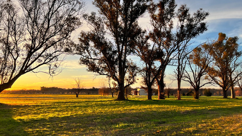 La Elina, Comarcas De Luján. Lote Esquina, Frente A Club House