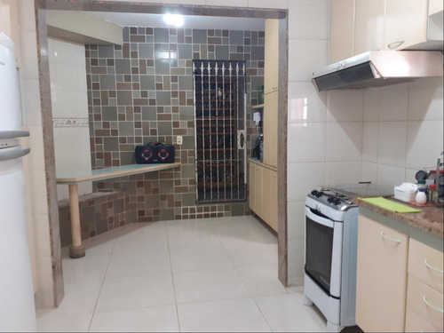 Imagem 11 de 11 de Casa Triplex - Santa Rosa Sala 3 Dormitórios Com Varanda E Area De Lazer Vista Deslumbrante. Para Cidade E Para A Baia De Guanabara. 790 Mil. - Ca21290