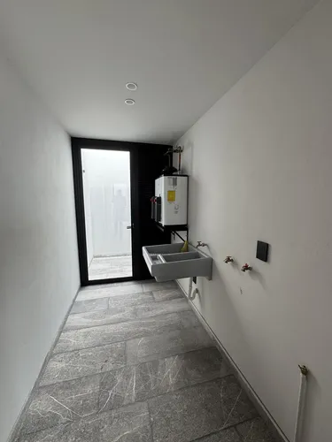 Nueva Con Diseño Arquitectónico Vanguardista
