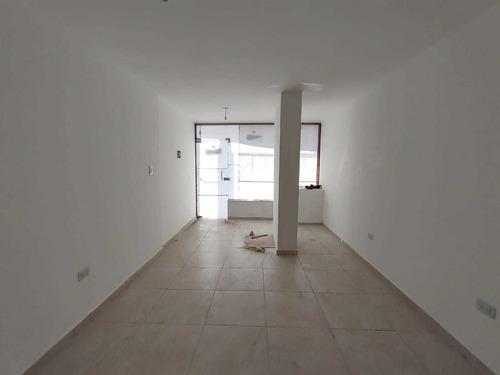 Imagen 3 de 5 de Local Comercial- Avenida 24 De Septiembre 50 M2 Propios