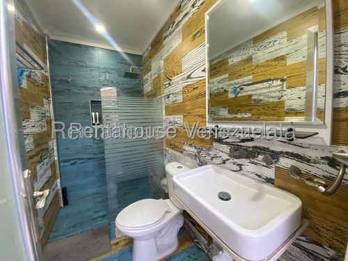 ¡bienvenido A Tu Hogar Ideal! Esta Impresionante Casa De Lujo Esta Ubicada En La Codiciada Zona Norte De La Ciudad, Donde Disfrutaras De La Comodidad De Tener Comercios, Colegios Y Facil Acceso