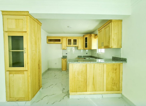 Vendo Casa En La Autopista De San Isidro A Pocos Metros De La Av. Ecológica, Sector Brisa Oriental En Santo Domingo Este, Rep.dom