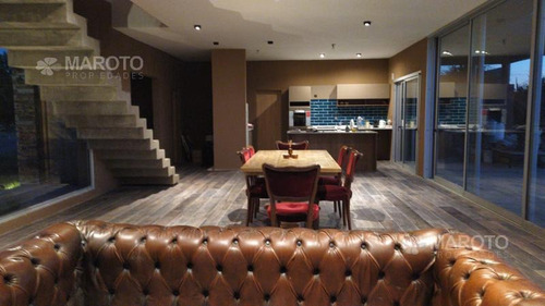 Imagen 7 de 26 de Casa En Venta En Barrio El Canton - Maroto Propiedades-